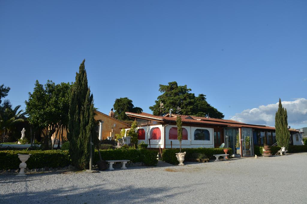 Agriturismo Borgo Dell'Aschetto Marina di Cerveteri ภายนอก รูปภาพ